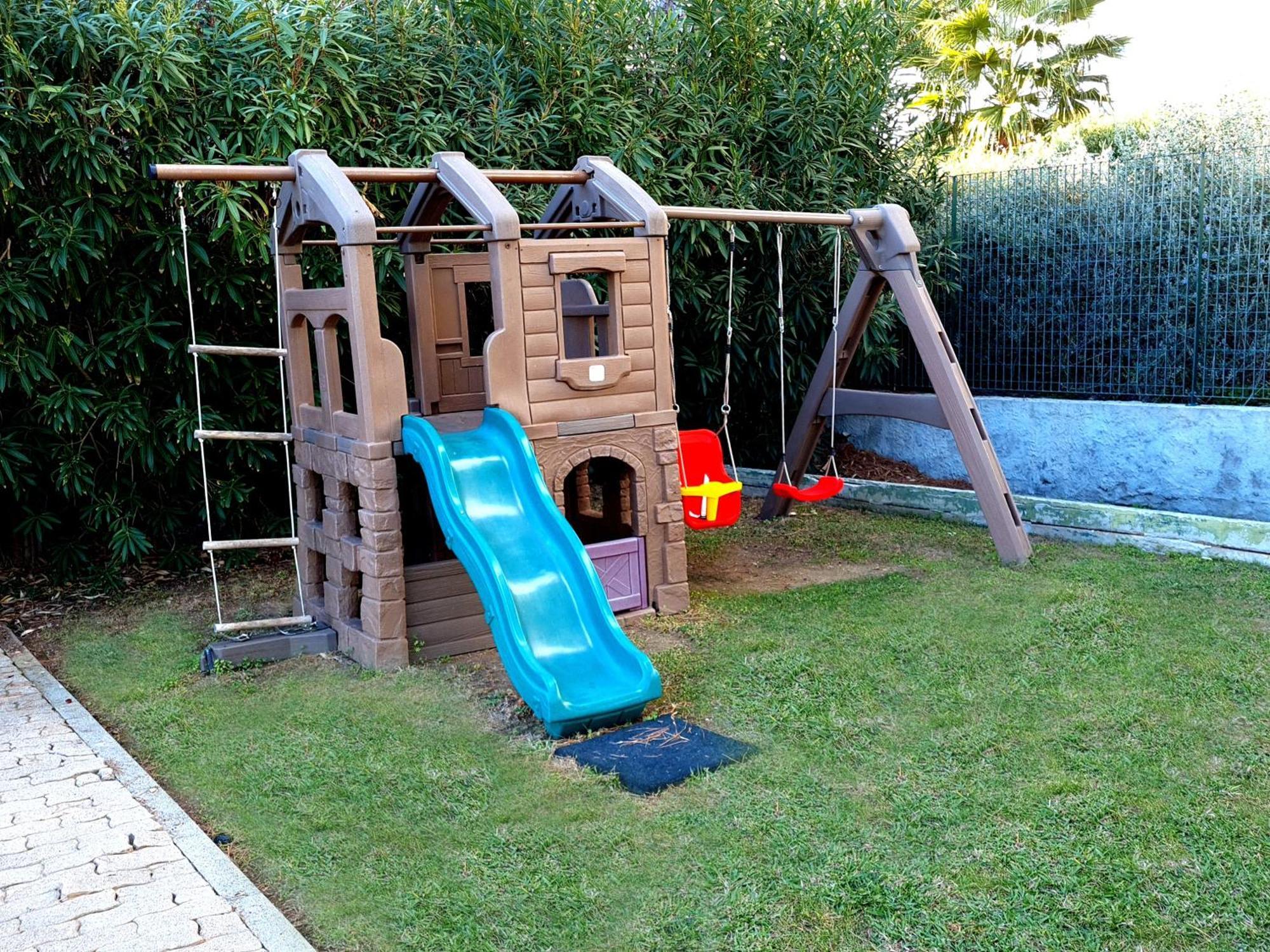 Elegante Appartamento Con Piscina - Wi-Fi & Box Privato サンレモ エクステリア 写真