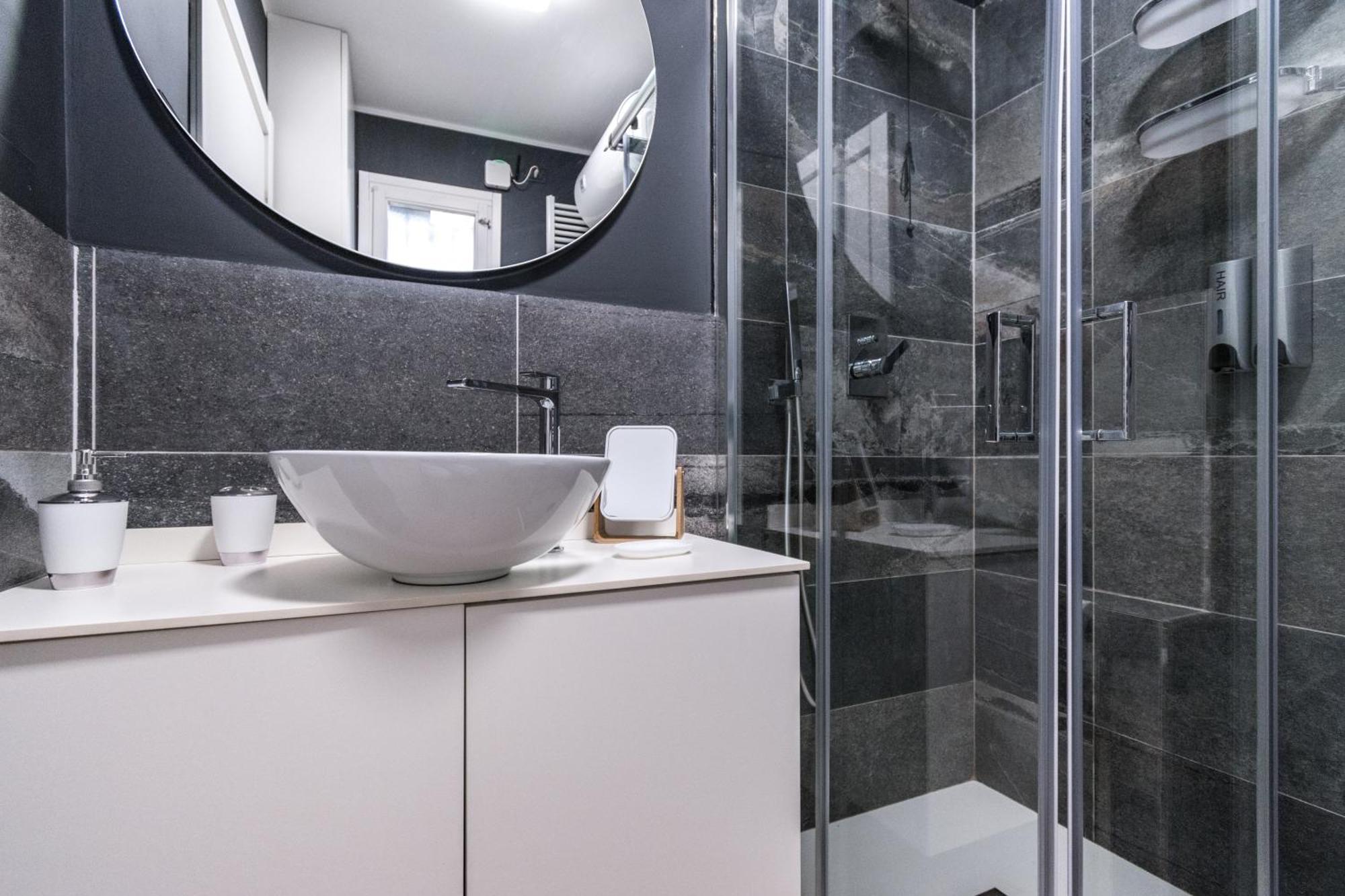 Elegante Appartamento Con Piscina - Wi-Fi & Box Privato サンレモ エクステリア 写真